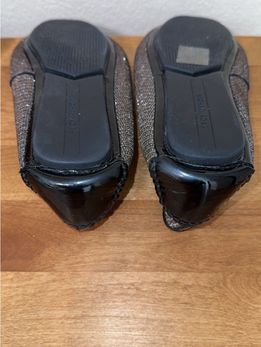 Michael Kors Lillie Women's Moccasin Flats Black Glitter
Patent Leather SZ 9 NEW - Picture 7 of 7